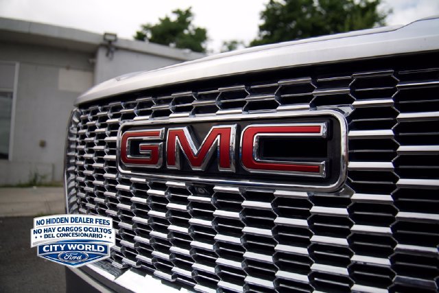 Used 2021 GMC Yukon Denali AWD/4WD image 8