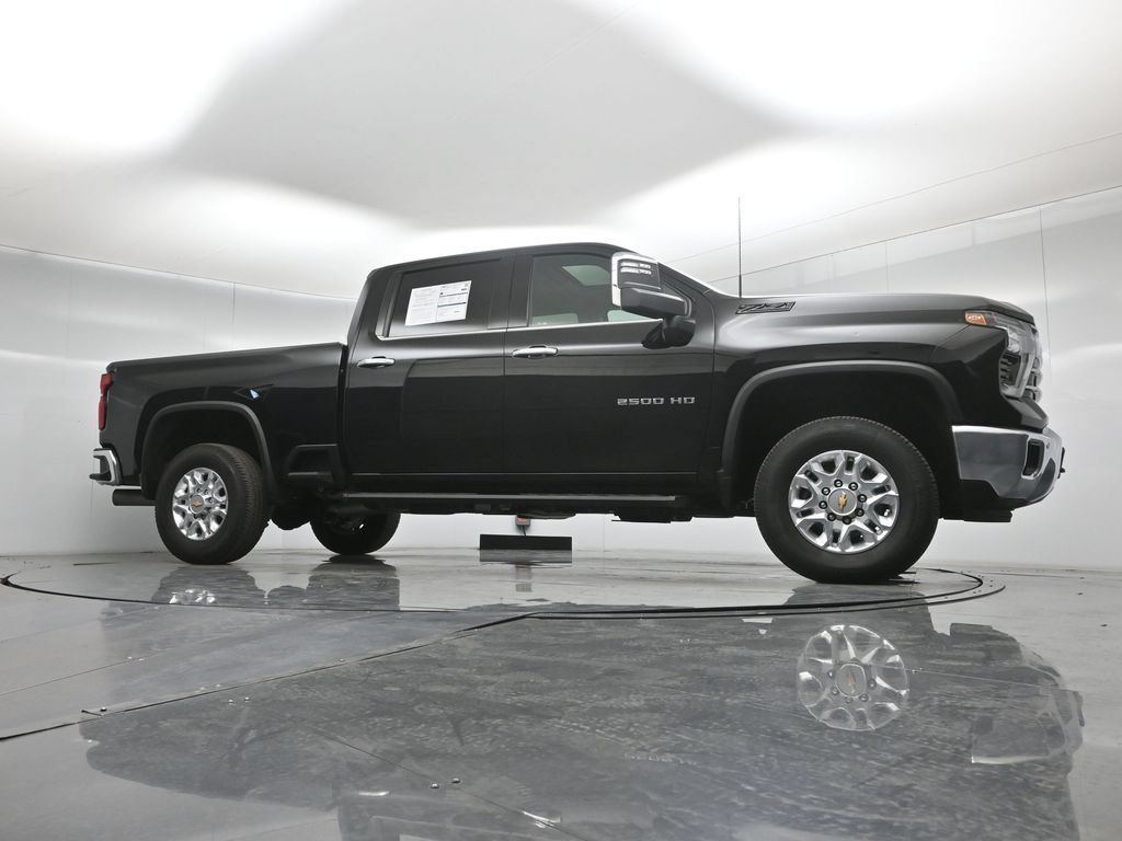 Used 2024 Chevrolet Silverado 2500 LTZ w/ LTZ Convenience Package AWD/4WD image 49