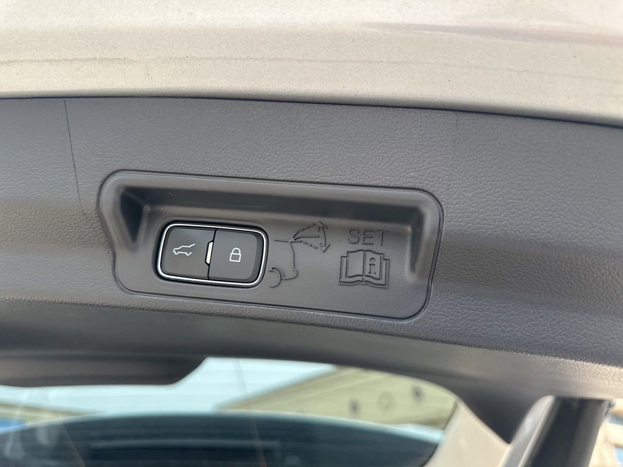 Certified 2025 Ford Explorer Active RWD image 15