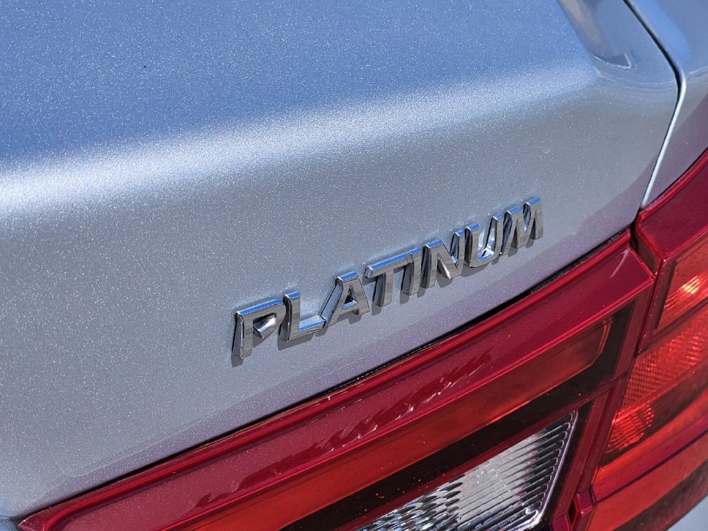 Used 2017 Nissan Maxima Platinum FWD image 9
