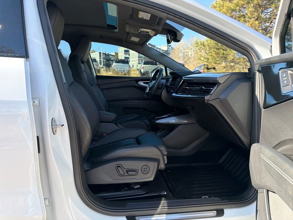 Used 2022 Audi Q4 e-tron Prestige image 31