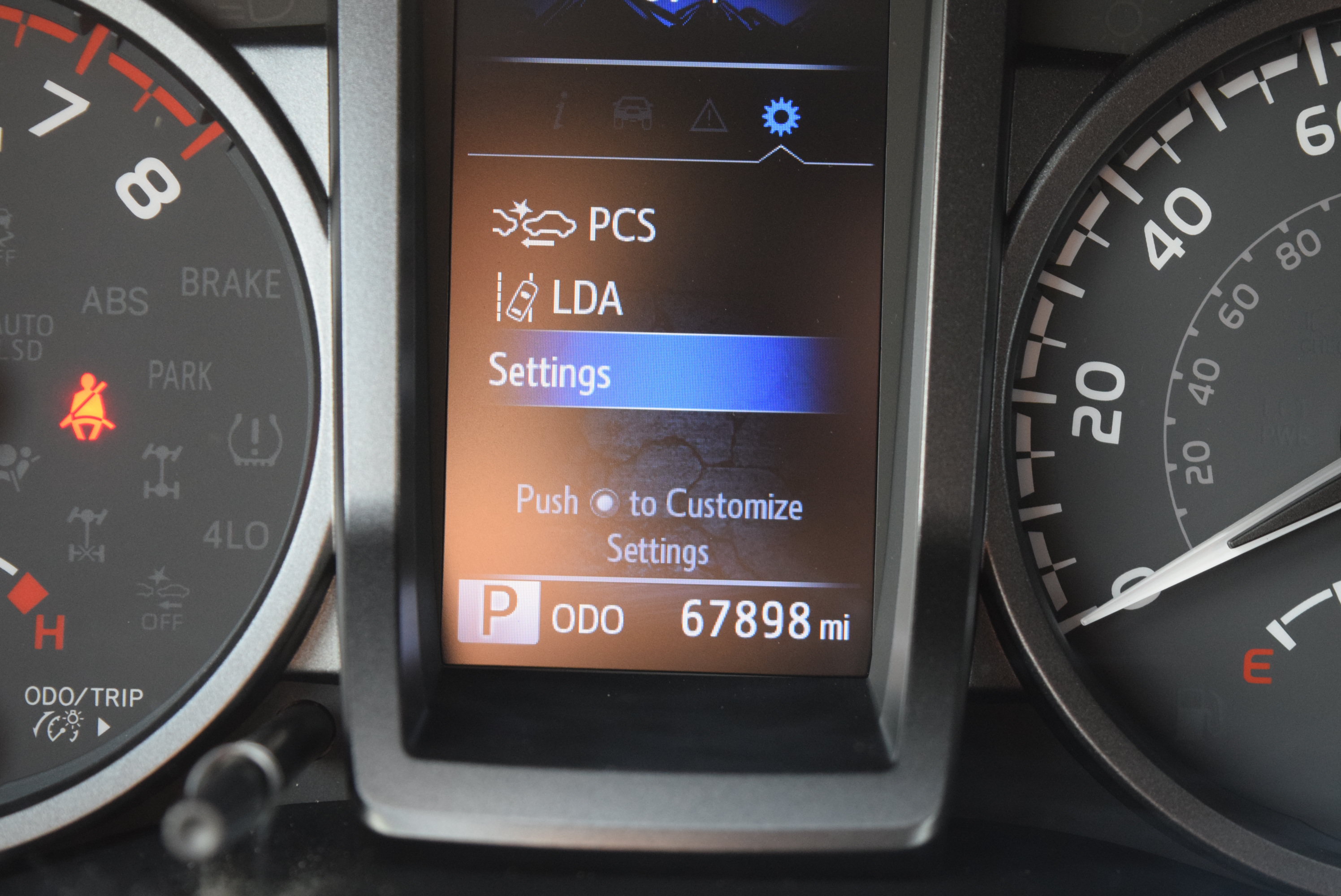 Used 2022 Toyota Tacoma TRD Off-Road AWD/4WD image 15