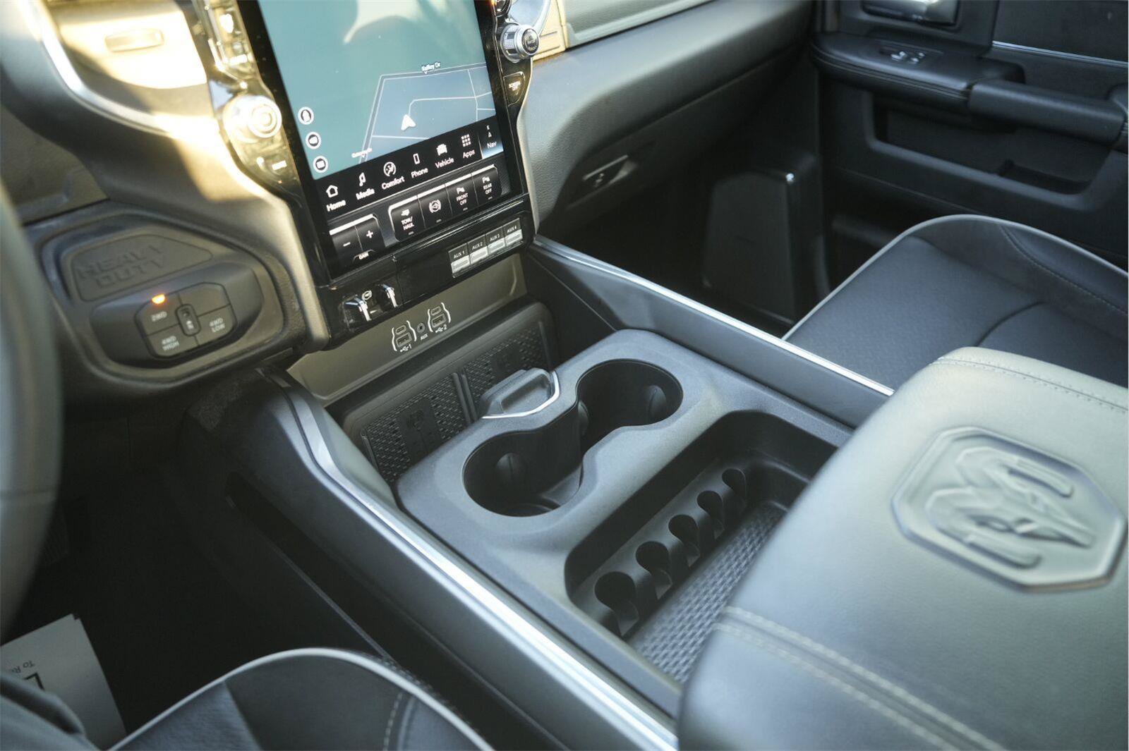 Used 2025 RAM 2500 Laramie AWD/4WD image 28