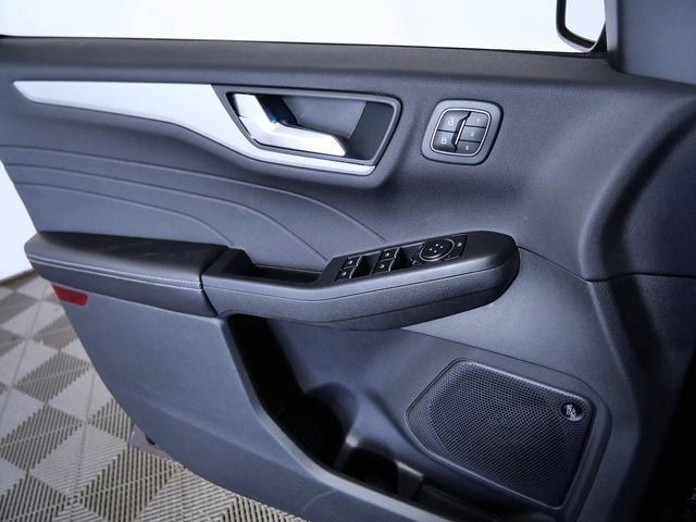 Certified 2023 Ford Escape Platinum w/ Premium Technology Package AWD/4WD image 24