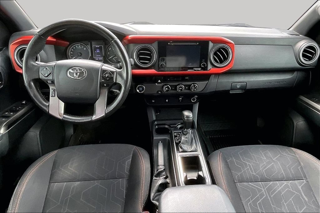 Used 2017 Toyota Tacoma TRD Sport w/ Tow Package RWD image 16