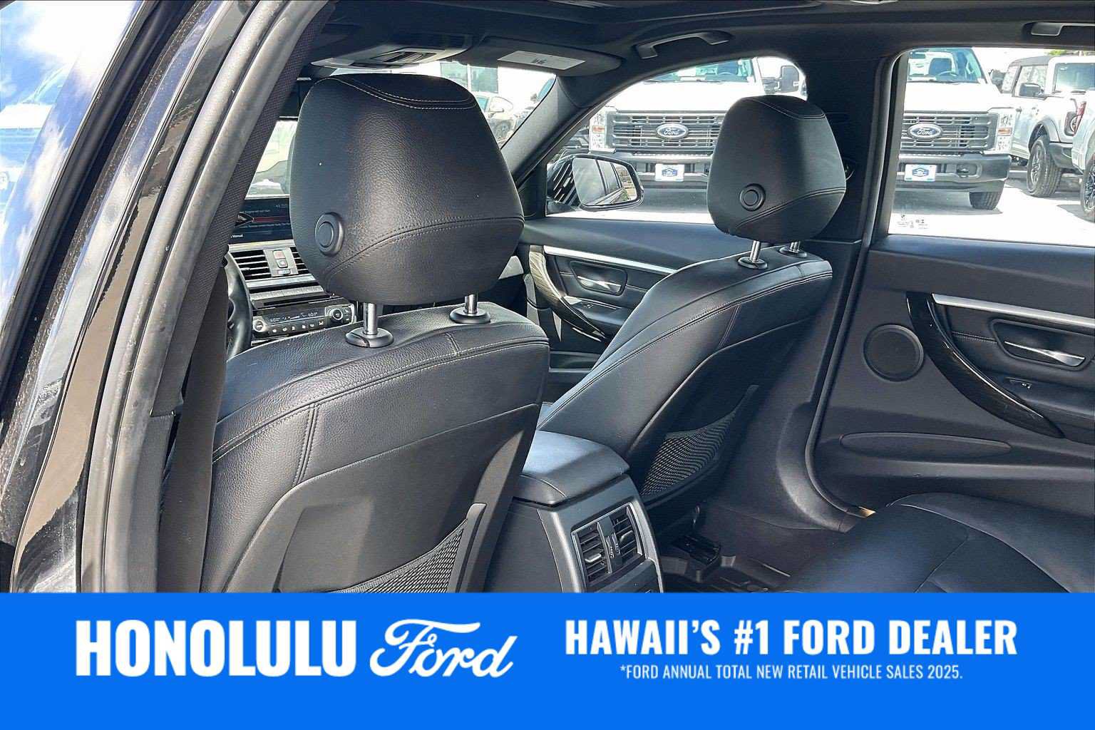 Used 2017 BMW 330i xDrive Sedan AWD/4WD image 12
