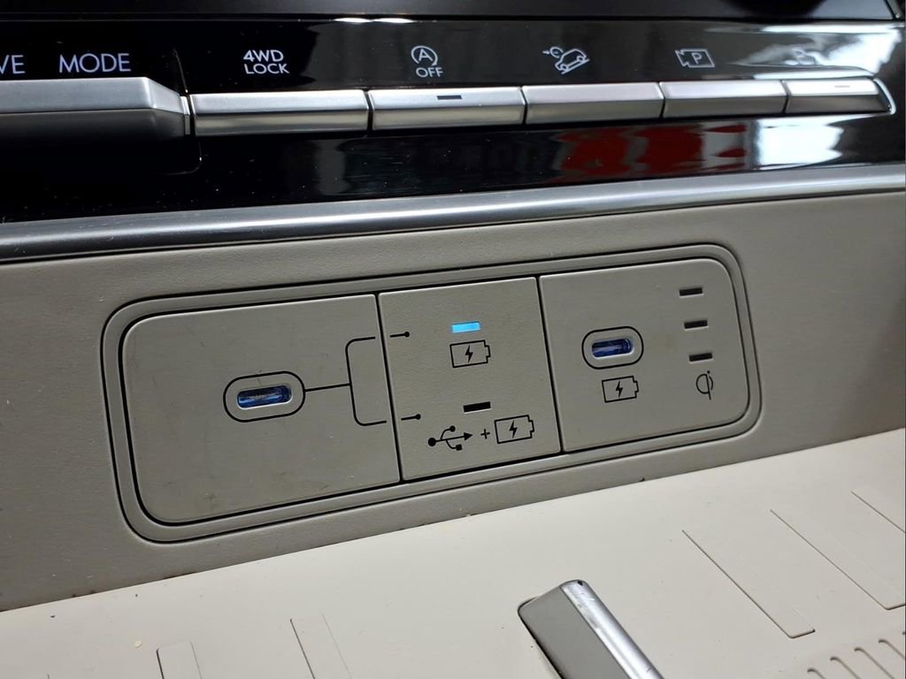 Used 2025 Hyundai Santa Fe SEL AWD/4WD image 9