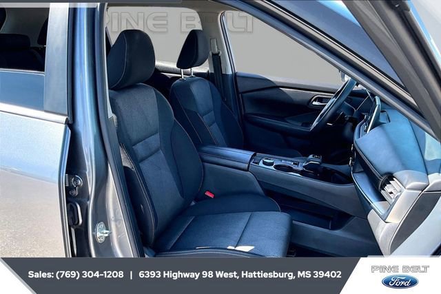 Used 2024 Nissan Rogue SV image 8