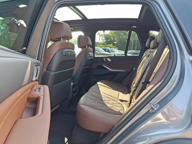 Used 2024 BMW X5 xDrive40i w/ Premium Package AWD/4WD image 10
