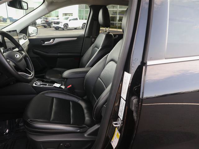 Certified 2024 Ford Escape Platinum AWD/4WD image 17
