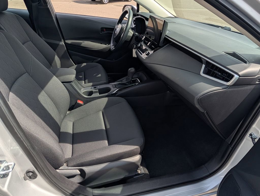 Used 2025 Toyota Corolla LE image 19