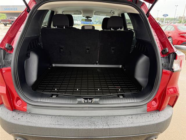 Certified 2021 Ford Escape SE w/ SE Sport Appearance Package FWD image 10
