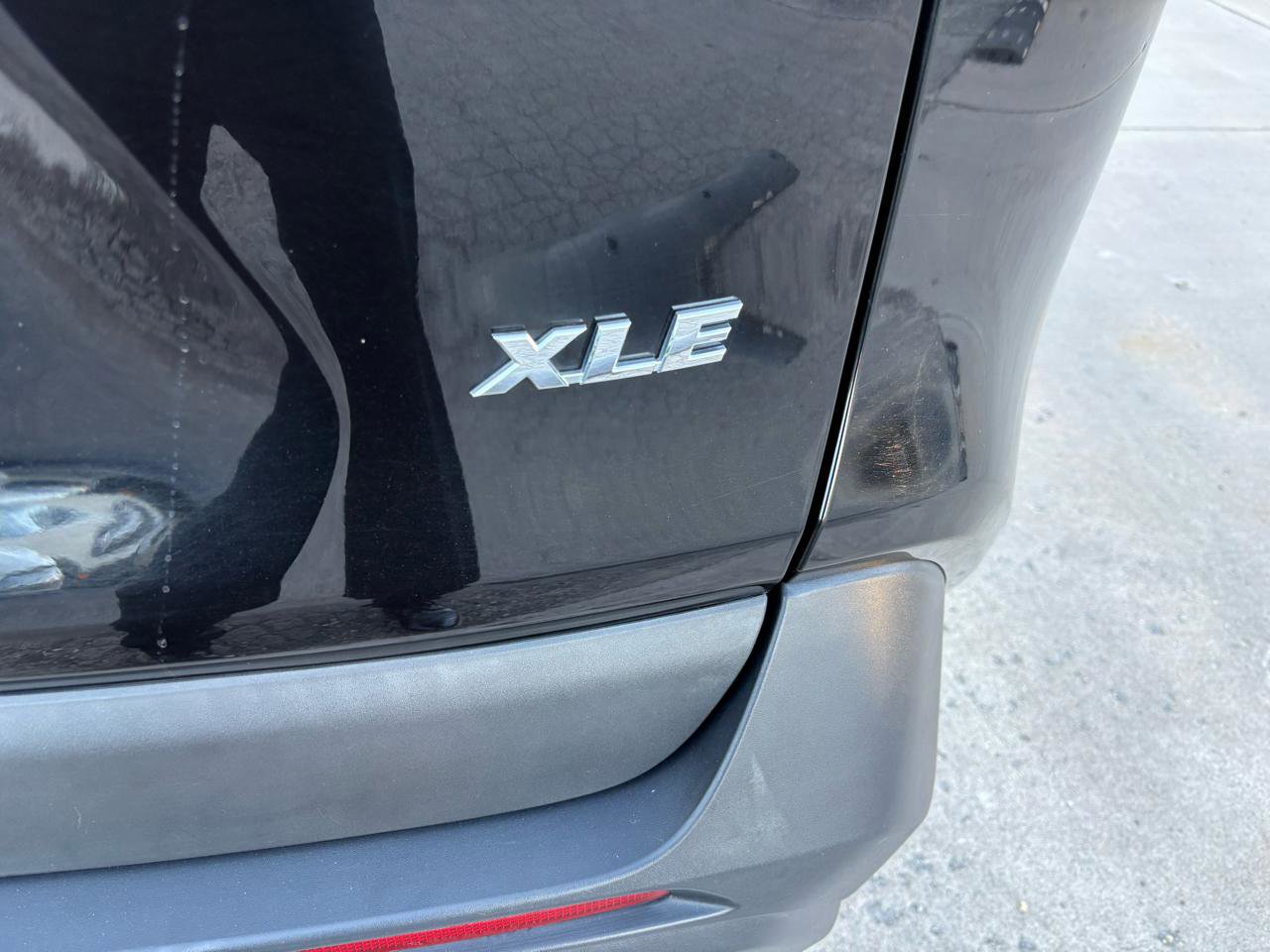 Used 2021 Toyota RAV4 XLE FWD image 10