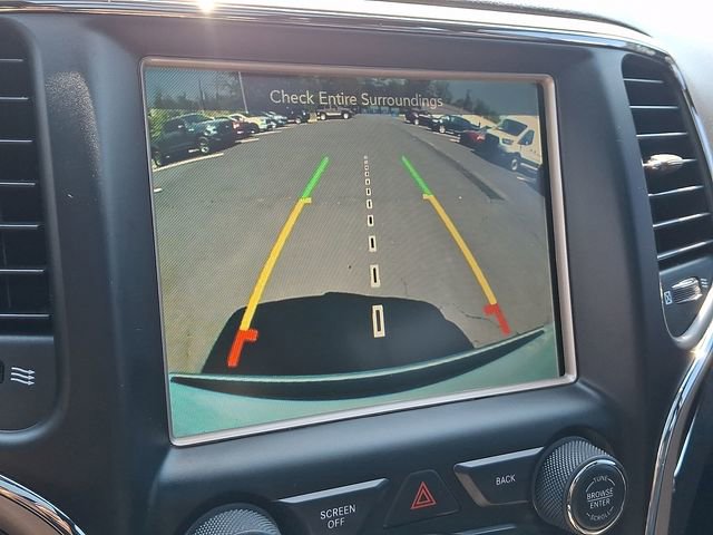 Used 2017 Jeep Grand Cherokee Overland AWD/4WD image 29