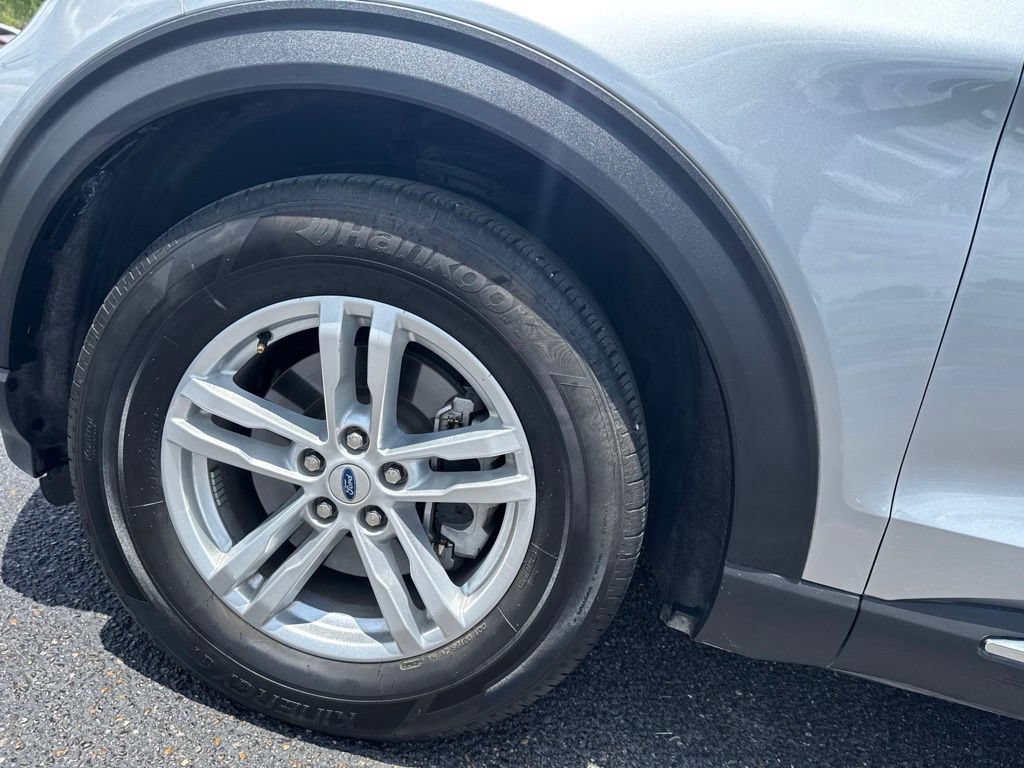 Certified 2023 Ford Explorer XLT RWD image 11