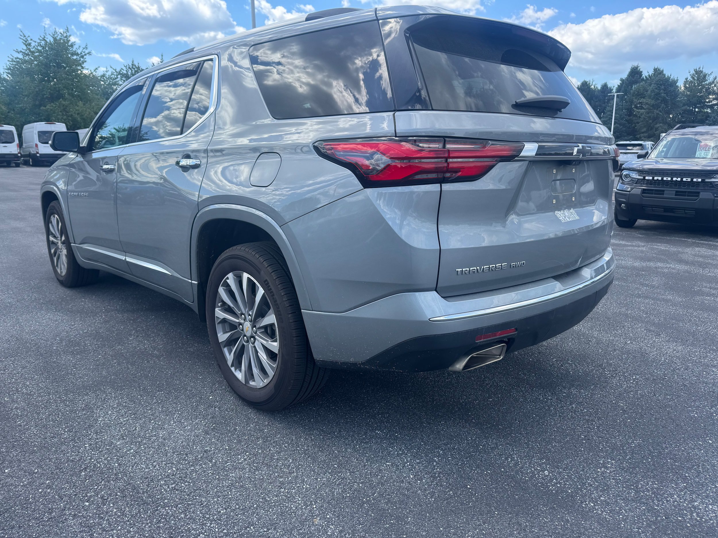 Used 2023 Chevrolet Traverse Premier w/ LPO, Floor Liner Package AWD/4WD image 3