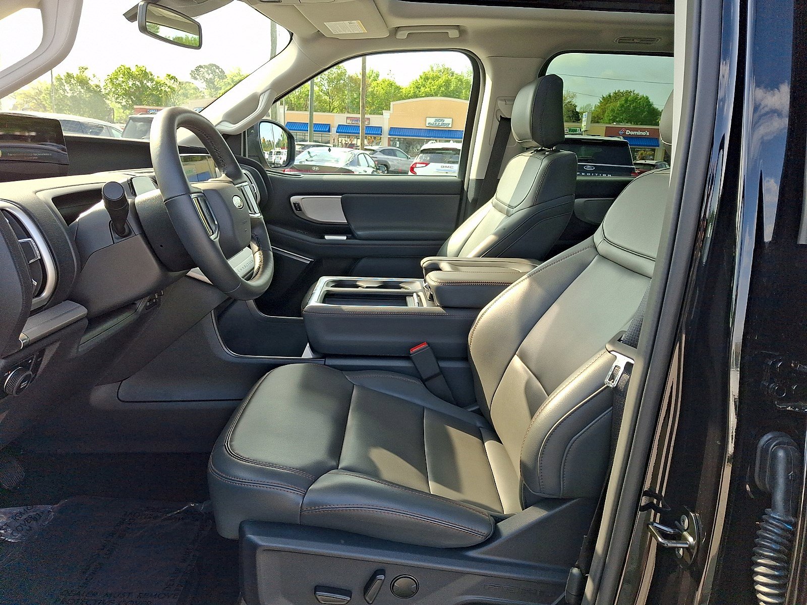 Certified 2025 Ford Expedition Active AWD/4WD image 12
