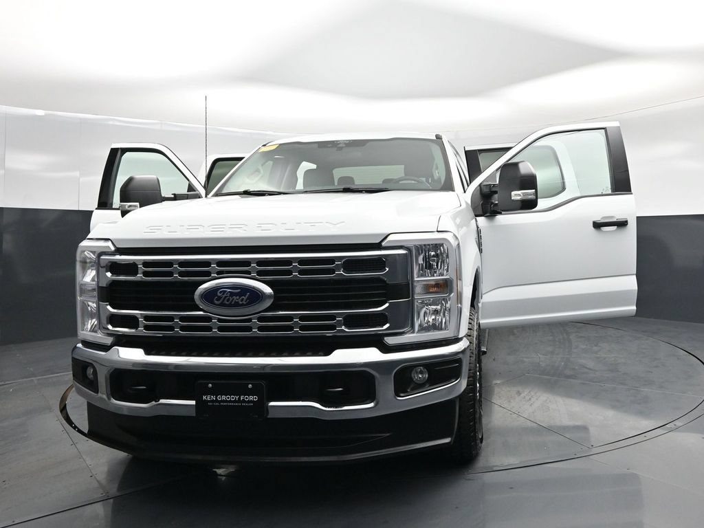 Certified 2025 Ford F350 XLT AWD/4WD image 26
