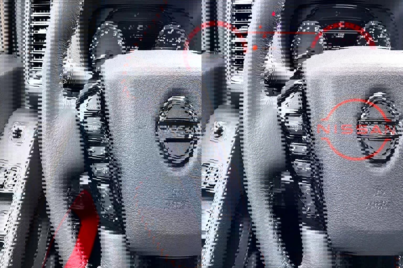 Used 2023 Nissan Frontier Pro-X w/ Pro Convenience Package image 22