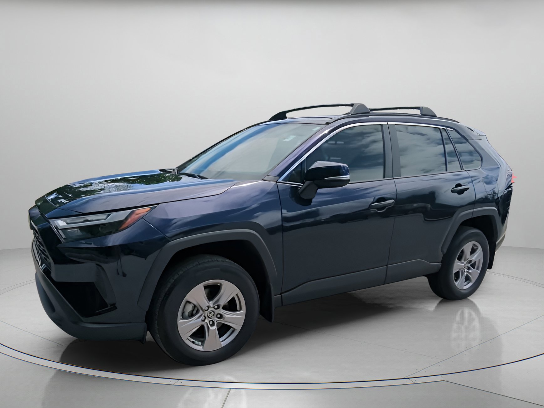 Used 2025 Toyota RAV4 XLE w/ Convenience Package image 5