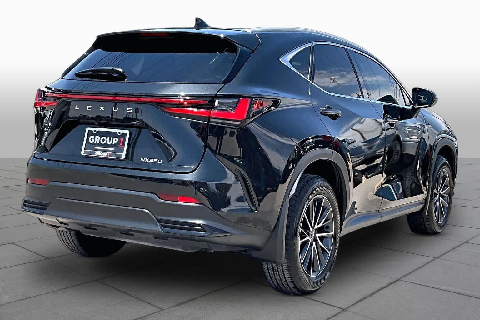 Used 2024 Lexus NX 250 FWD image 12