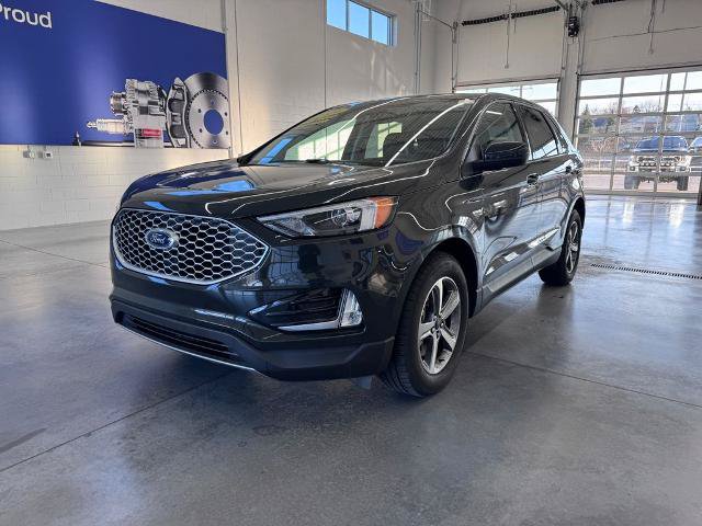 Certified 2024 Ford Edge SEL w/ Convenience Package AWD/4WD image 2