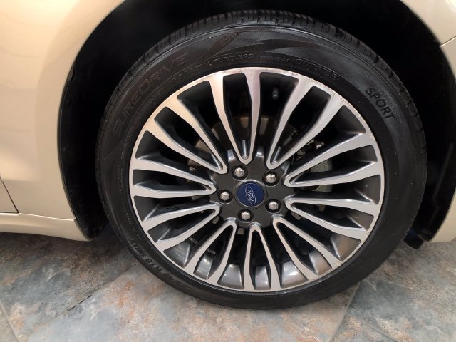 Certified 2018 Ford Fusion SE w/ Fusion SE Technology Package AWD/4WD image 9