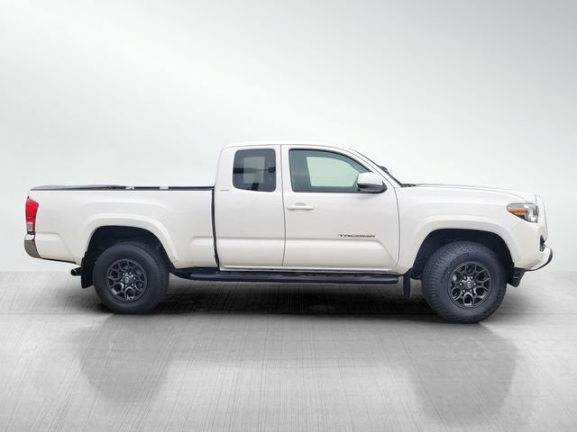 Used 2017 Toyota Tacoma SR5 w/ Tow Package AWD/4WD image 3