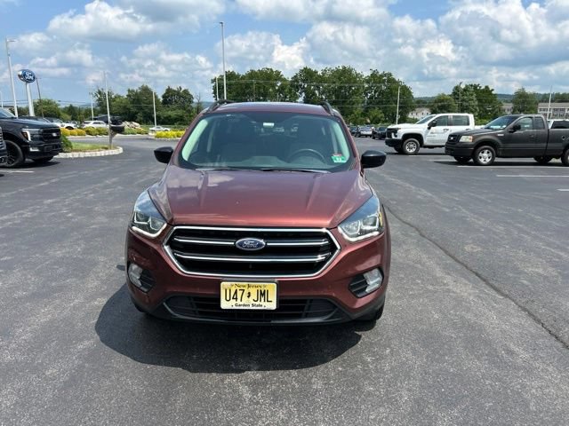 Certified 2018 Ford Escape SE w/ SE Sport Appearance Package AWD/4WD image 3