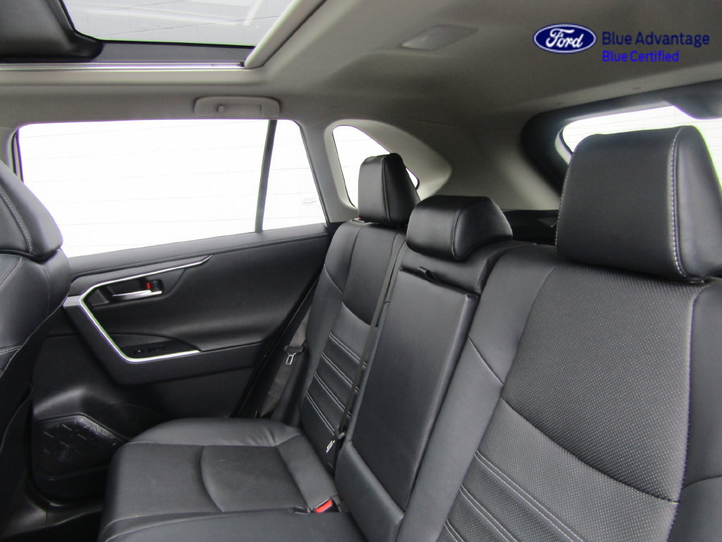 Used 2022 Toyota RAV4 Limited AWD/4WD image 31