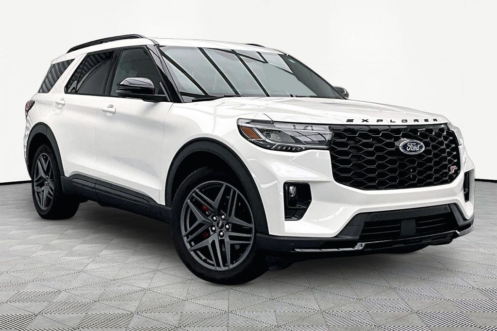 Certified 2025 Ford Explorer ST AWD/4WD image 12