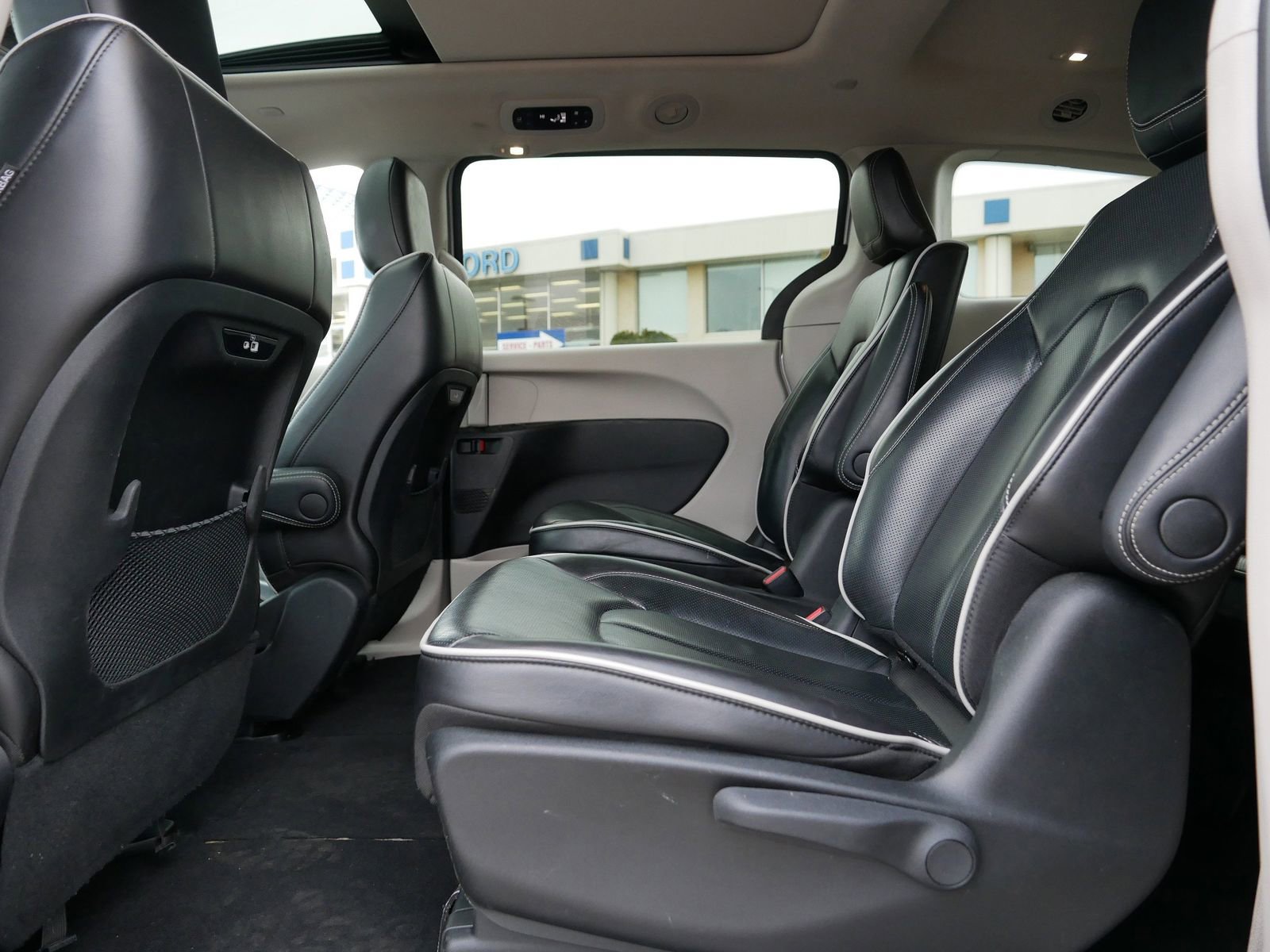 Used 2023 Chrysler Pacifica Limited image 19