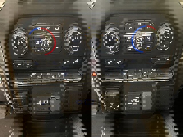 Used 2022 Chevrolet Silverado 3500 LT w/ Convenience Package image 16