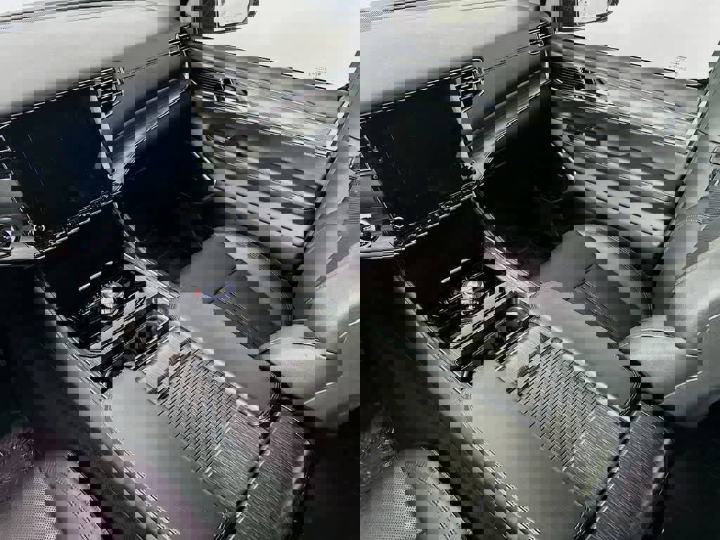 Used 2023 Jeep Wagoneer Series III w/ Preferred Equipment Group image 14