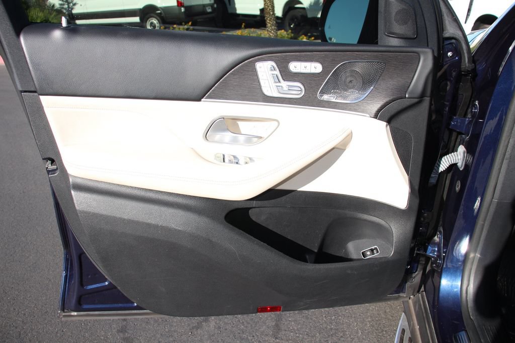Used 2022 Mercedes-Benz GLS 450 4MATIC image 21