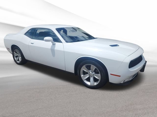 Used 2020 Dodge Challenger SXT RWD image 7