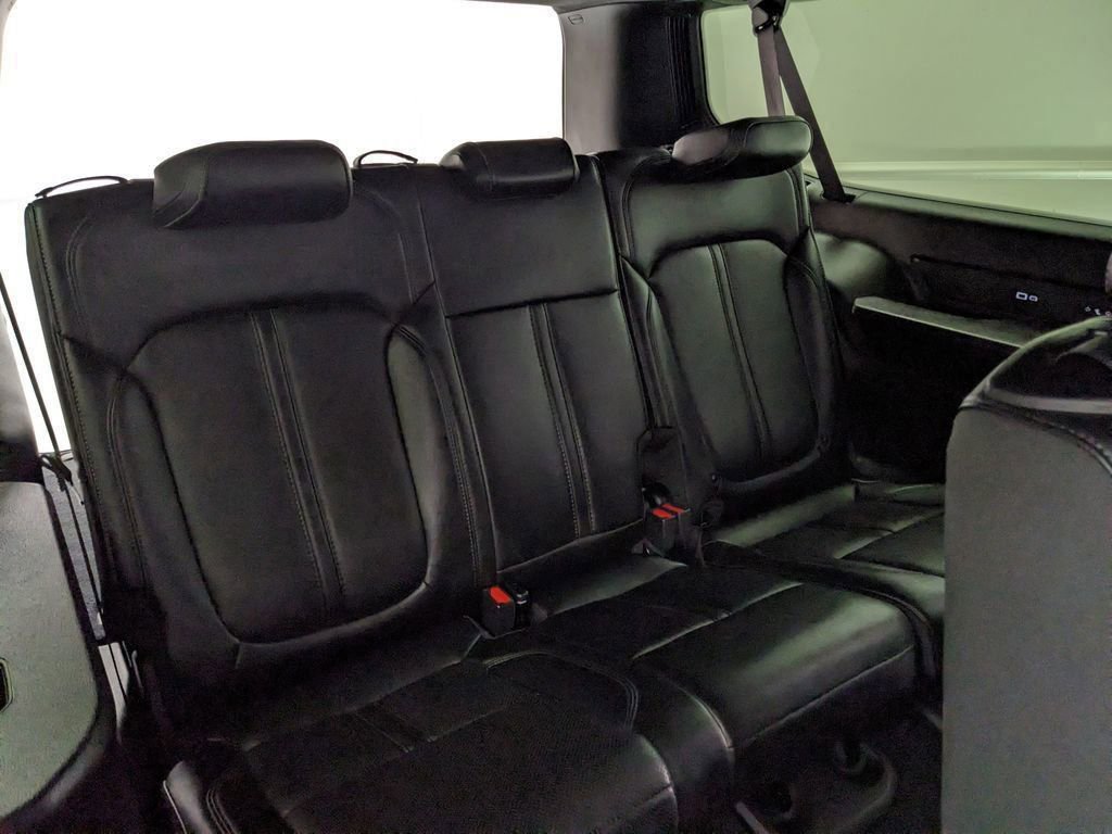 Used 2025 Jeep Wagoneer L Series II w/ 8-pass Seating Package AWD/4WD image 34