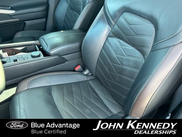 Used 2022 Nissan Pathfinder Platinum w/ Cargo Package AWD/4WD image 16