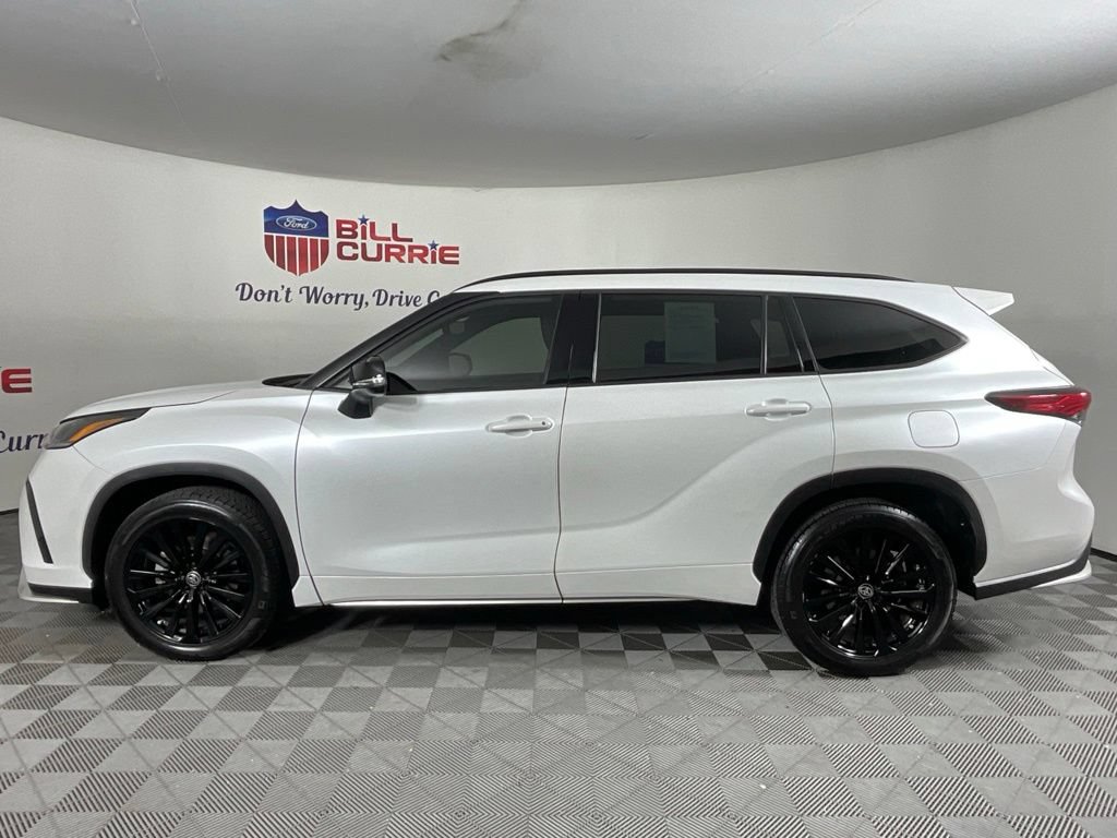 Used 2023 Toyota Highlander XSE AWD/4WD image 6