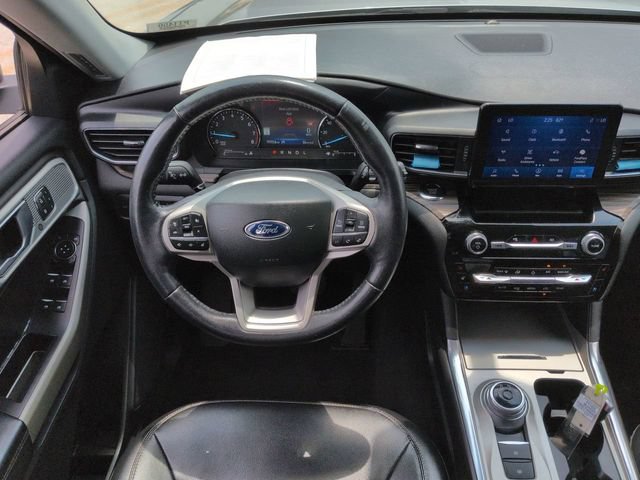 Certified 2022 Ford Explorer Limited w/ Equipment Group 301A RWD image 17