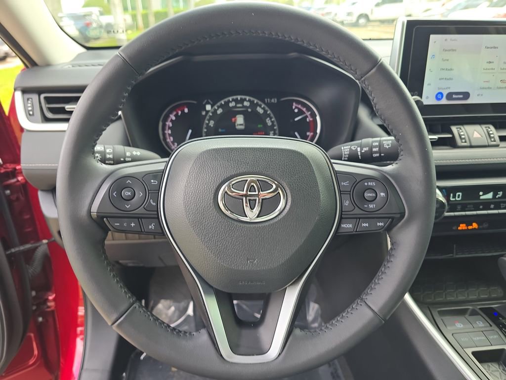 Used 2023 Toyota RAV4 XLE Premium image 28