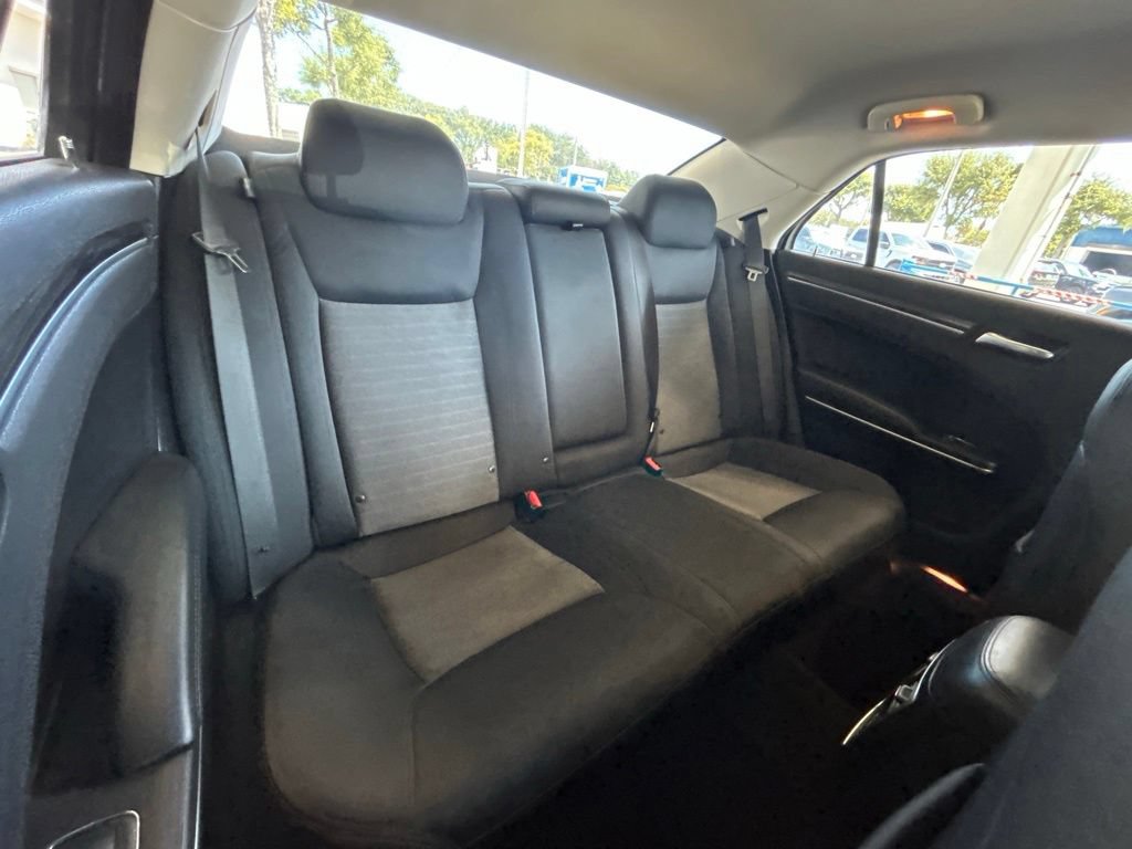 Used 2021 Chrysler 300 Touring w/ Sport Appearance Package RWD image 27