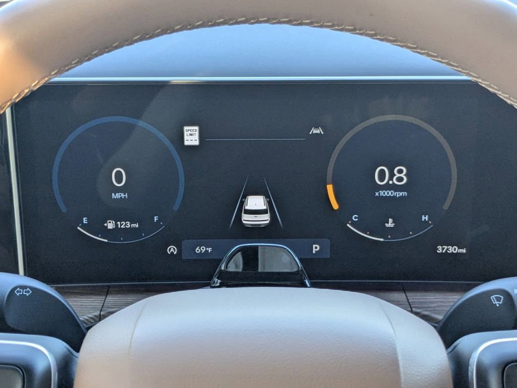 Used 2025 Hyundai Santa Fe Limited image 32