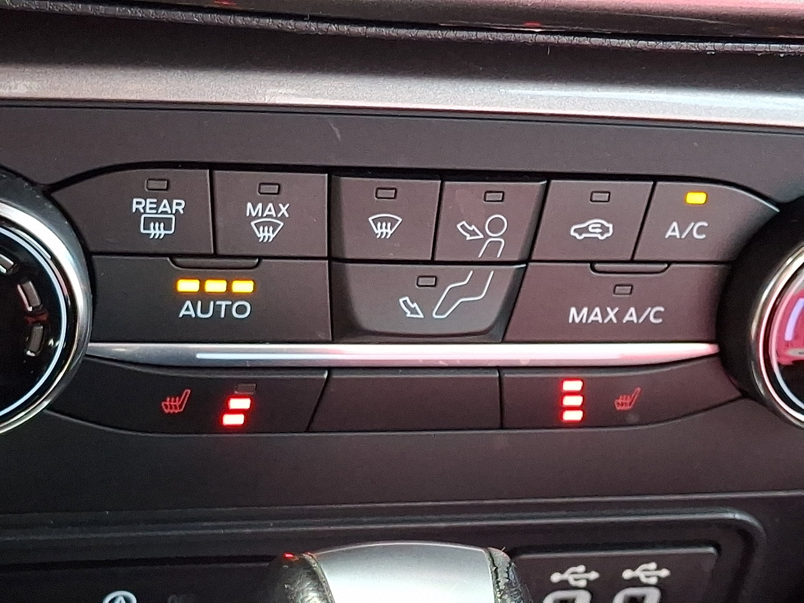 Certified 2020 Ford EcoSport SE w/ SE Convenience Package FWD image 24