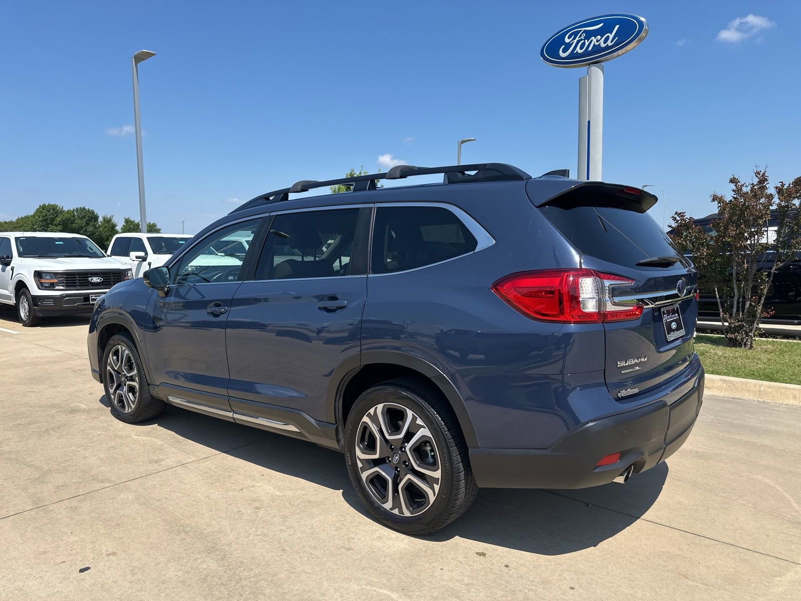 Used 2024 Subaru Ascent Limited AWD/4WD image 3