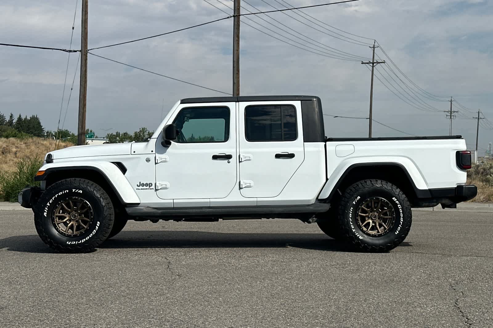 Used 2020 Jeep Gladiator Overland AWD/4WD image 5