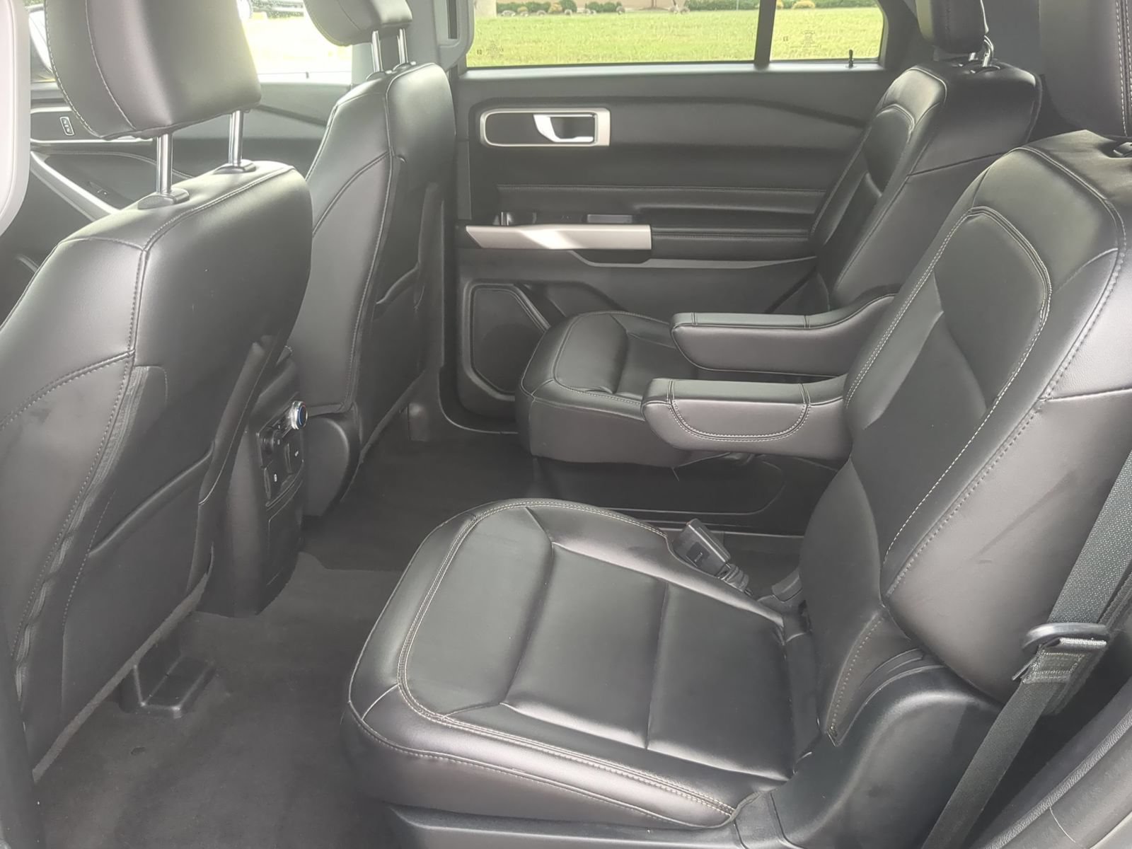 Certified 2022 Ford Explorer XLT w/ Equipment Group 202A RWD image 29