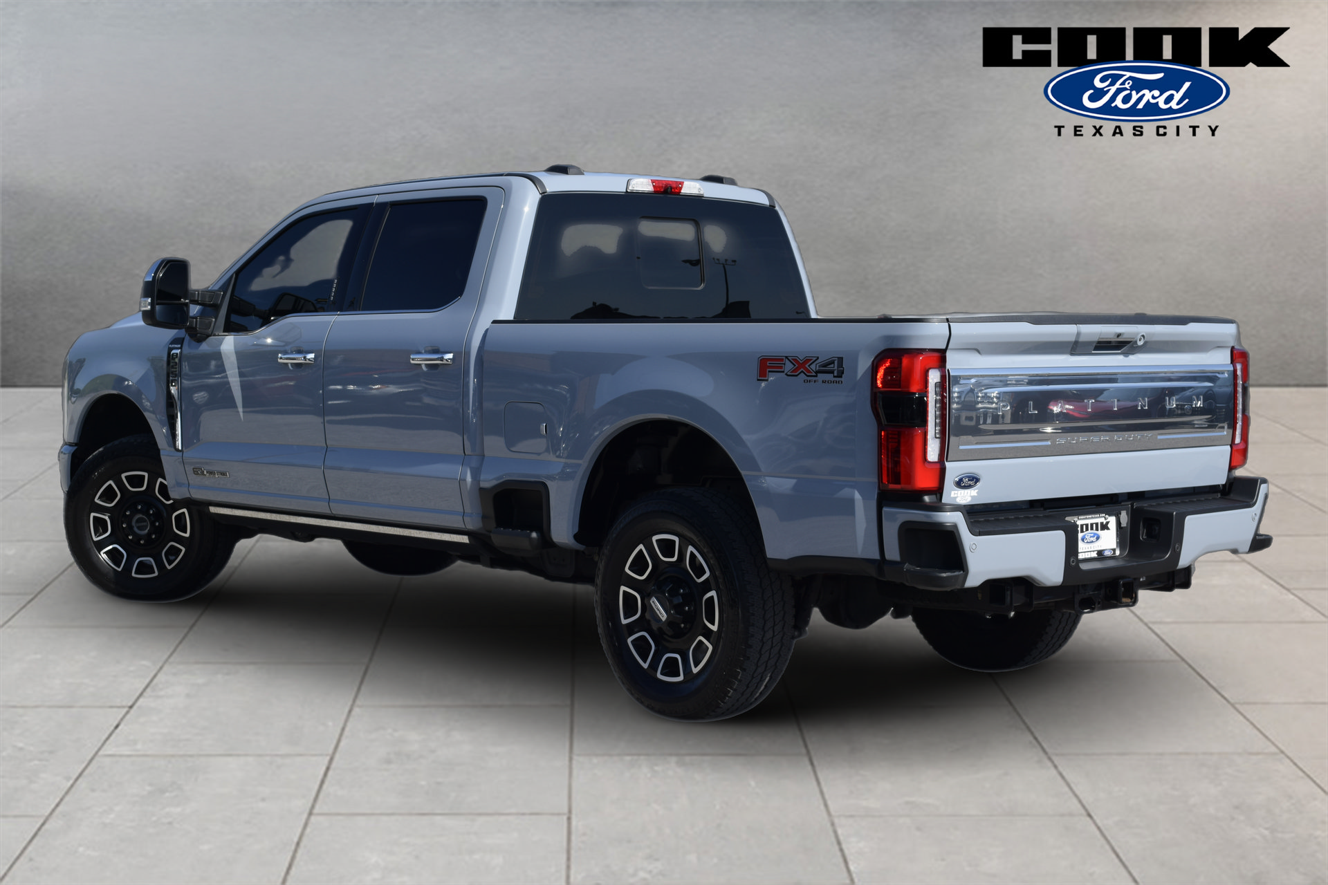 Certified 2024 Ford F250 Platinum w/ FX4 Off-Road Package AWD/4WD image 3