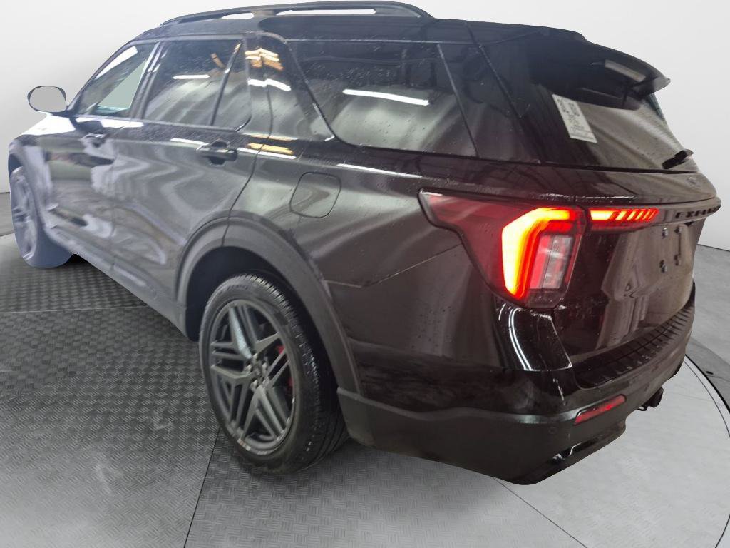 Certified 2025 Ford Explorer ST-Line w/ ST-Line Street Pack AWD/4WD image 3