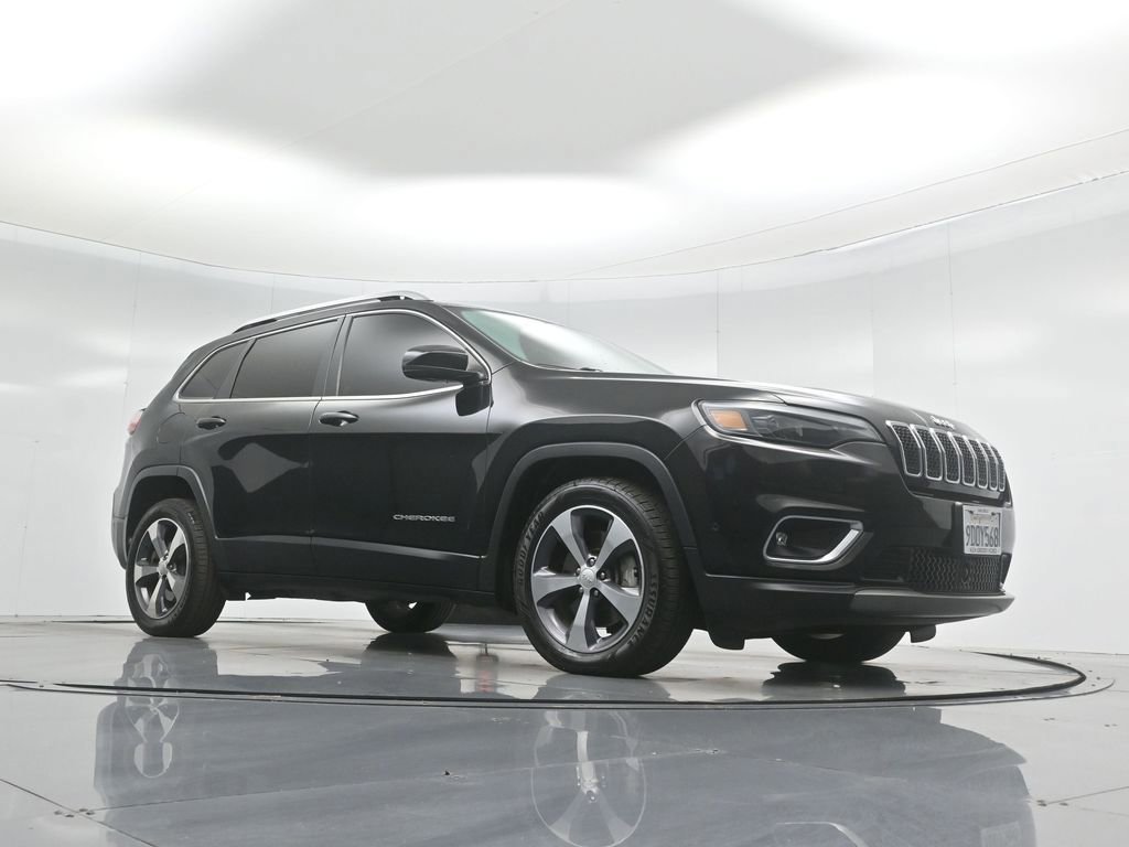 Used 2019 Jeep Cherokee Limited w/ Technology Group image 2